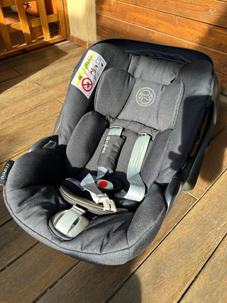 Seggiolino auto Cybex Cloud i-Size + base per auto