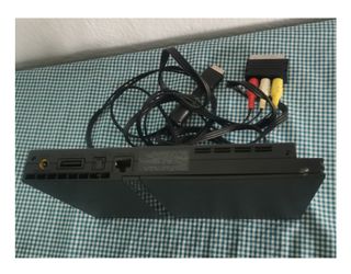 PS2 Slim (PlayStation 2 Slim) negra