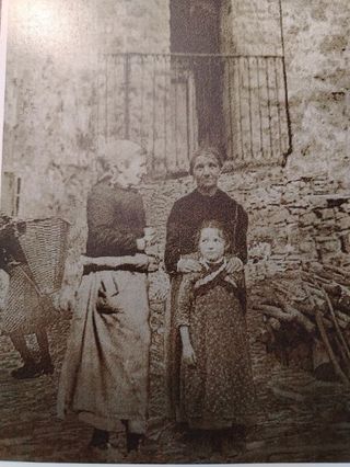 Foto d'epoca: Donne Appennino