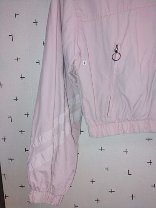 Chaqueta corta rosa Bershka XS