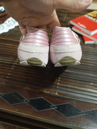 Zapatillas niña rosa talla 34 son hermosas 