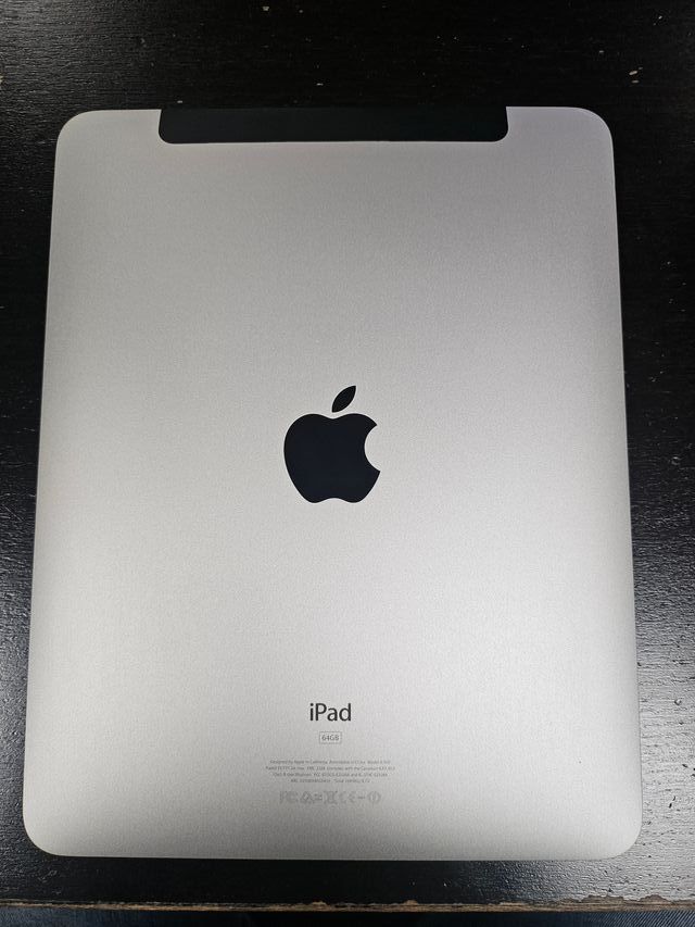 iPad Apple silver