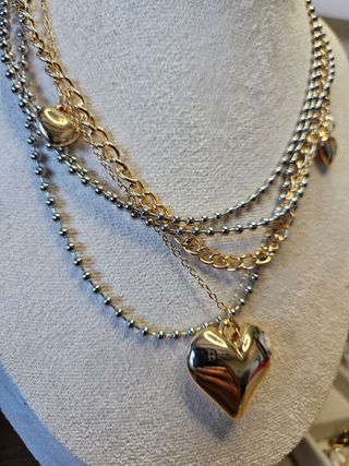 Collar multivueltas corazones oro plata