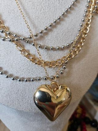 Collar multivueltas corazones oro plata