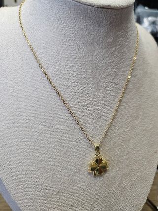 Collar trébol en acero