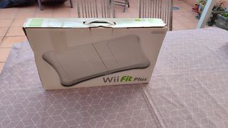 Wii Fit Plus Nintendo - Balance Board