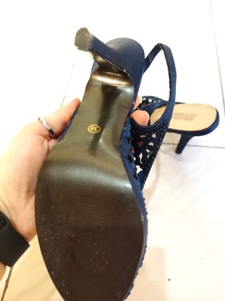 Scarpe eleganti con tacco 