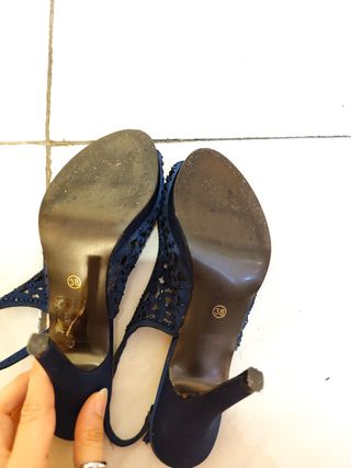 Scarpe eleganti con tacco 