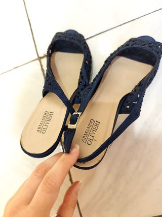 Scarpe eleganti con tacco 