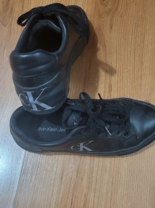 Tenis casual de mujer  Calvin Klein negros