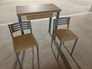 Mesa extensible con 2 sillas