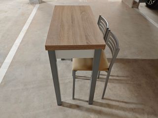 Mesa extensible con 2 sillas