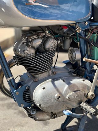 Ducati 125TS clásica