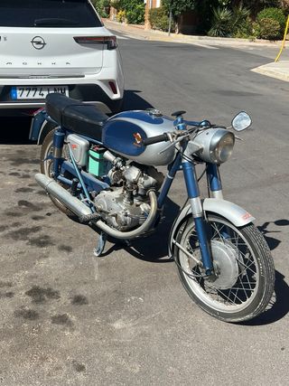 Ducati 125TS clásica