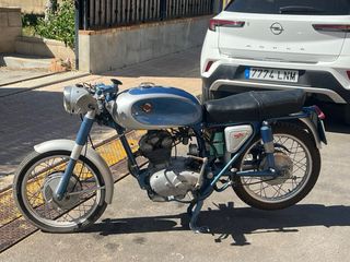 Ducati 125TS clásica