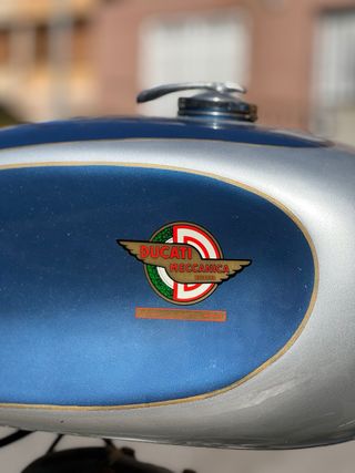 Ducati 125TS clásica