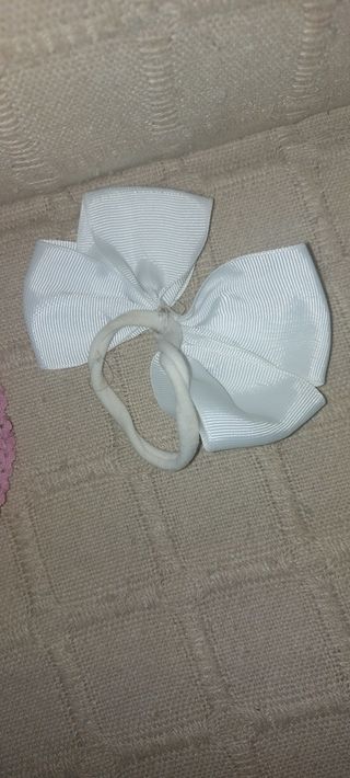 Lacitos niña - Rosa y Blanco y tocado fiesta