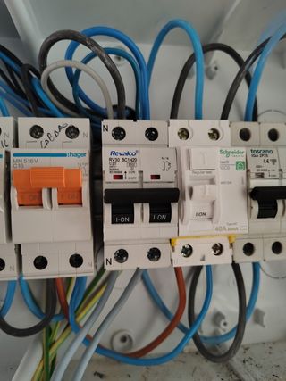 Resanado y pintura y reparaciones