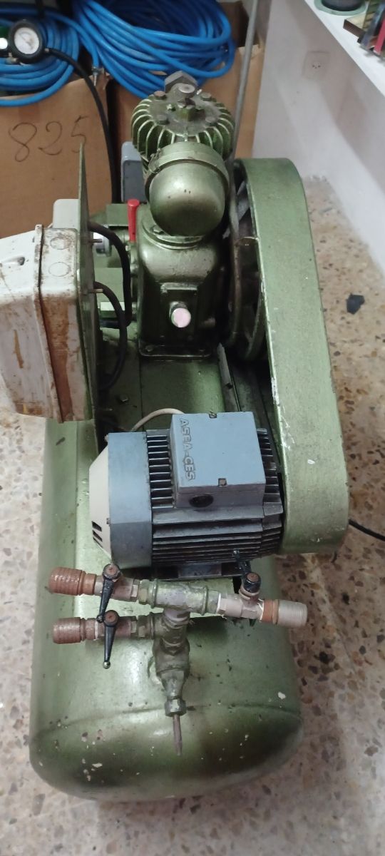 Compresor industrial trifásico