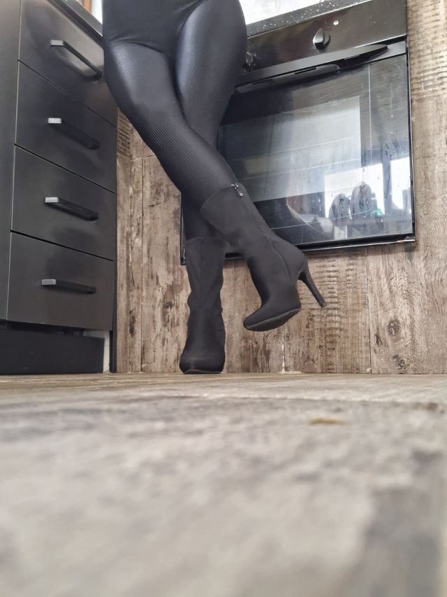 Stivaletti neri calzino tg 36