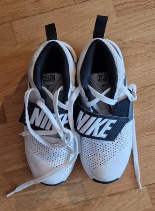 Zapatillas Nike Team Hustle D 8