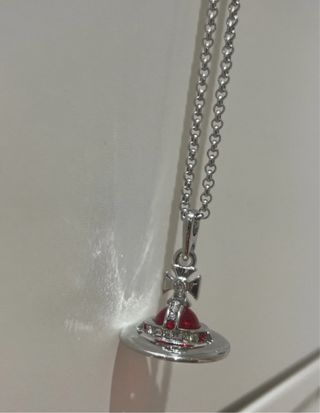 Collar Vivienne Westwood Orb rojo
