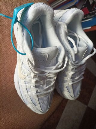 Zapatillas blancas