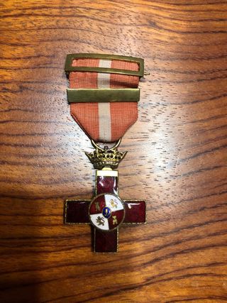 Medalla militar cruz roja
