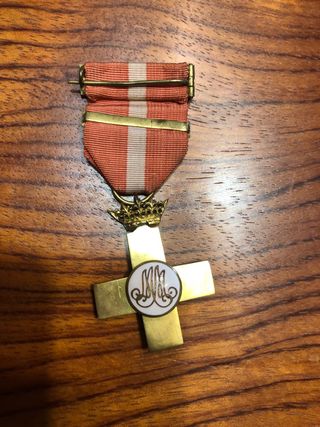 Medalla militar cruz roja
