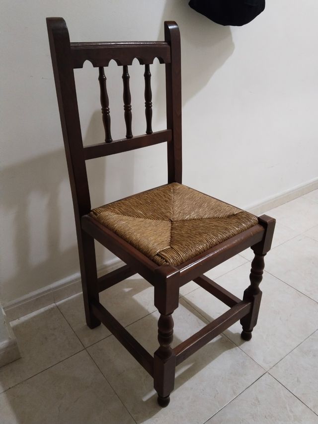 Silla madera mimbre marrón