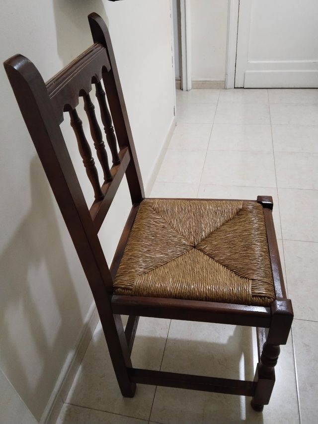 Silla madera mimbre marrón