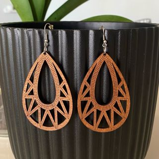 Pendientes madera marrón largos