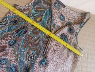 Blusa estampada cremallera beige