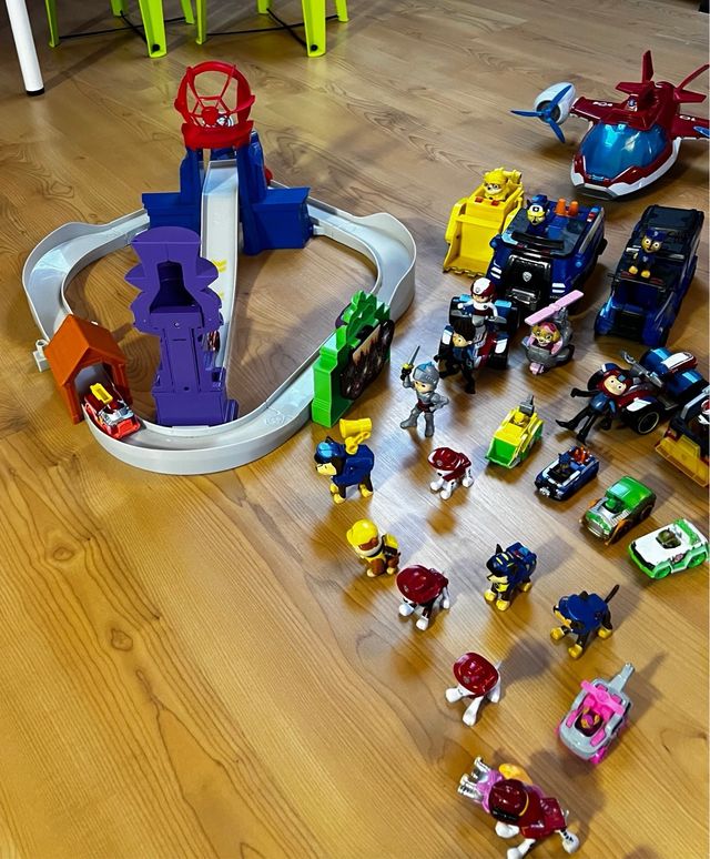 Lote Patrulla Canina: Vehículos y Figuras