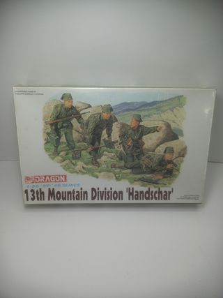 Dragon 13th Mountain Troop Handschar scala 1:35