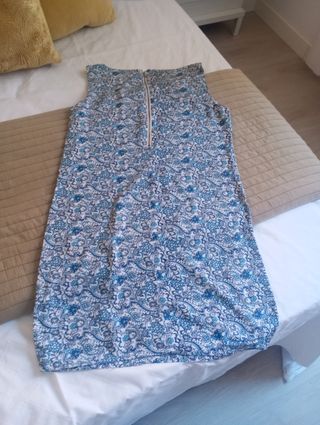 Vestido blanco y azul estampado