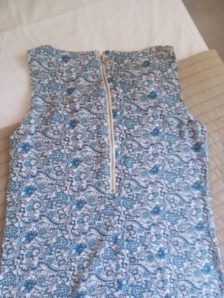Vestido blanco y azul estampado