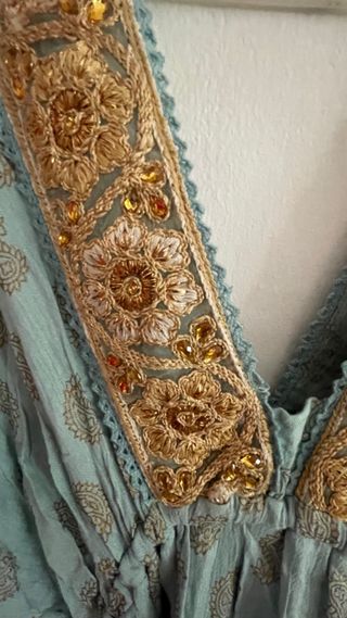 Vestido nuevo con etiqueta.