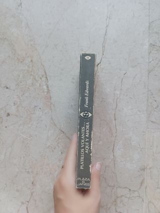 Platillos volantes, aquí y ahora. Frank Edwards 