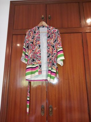 Conjunto chaqueta y pantalón multicolor