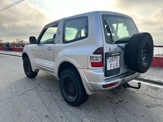 Mitsubishi Montero v60
