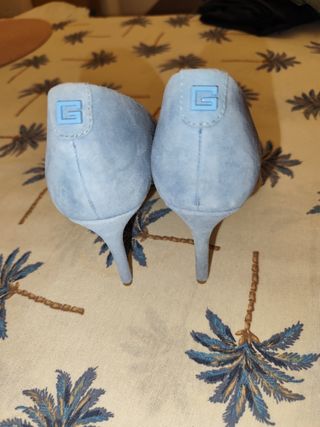Tacones azul marino, talla 38 Guess 