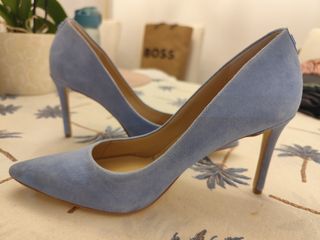 Tacones azul marino, talla 38 Guess 