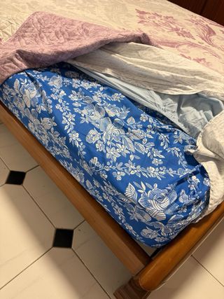 Cama matrimonio madera - marrón. SE VENDE TODO 