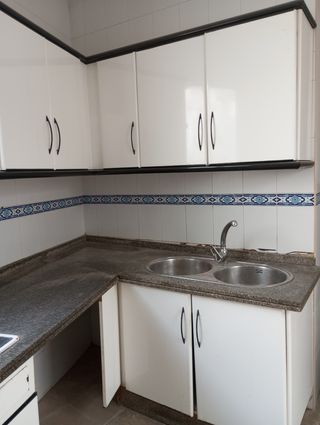 Cocina completa: Vitrocerámica y fregadero