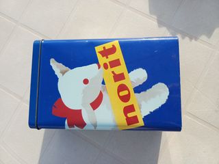 Caja metálica vintage Norit