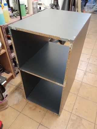 Estantería gris - Librería pequeña