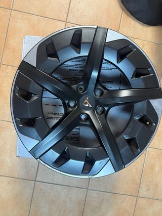 Llanta Cupra Ateca 19" aero exclusive et45  

