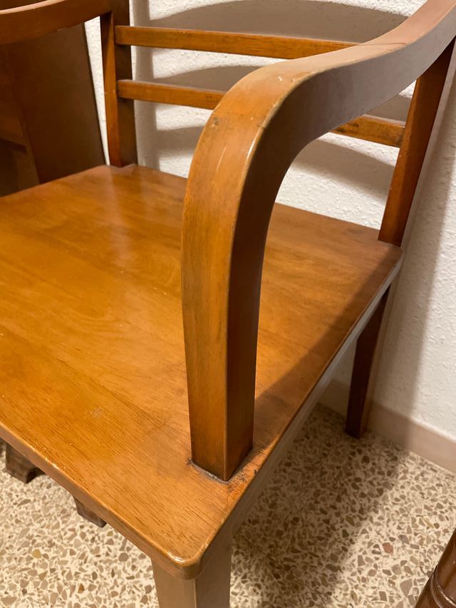 Silla amplia madera marrón