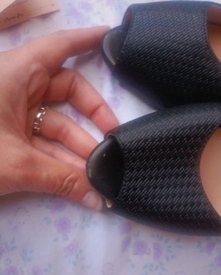 Sandalias blancas+regalo de sandalias negras.